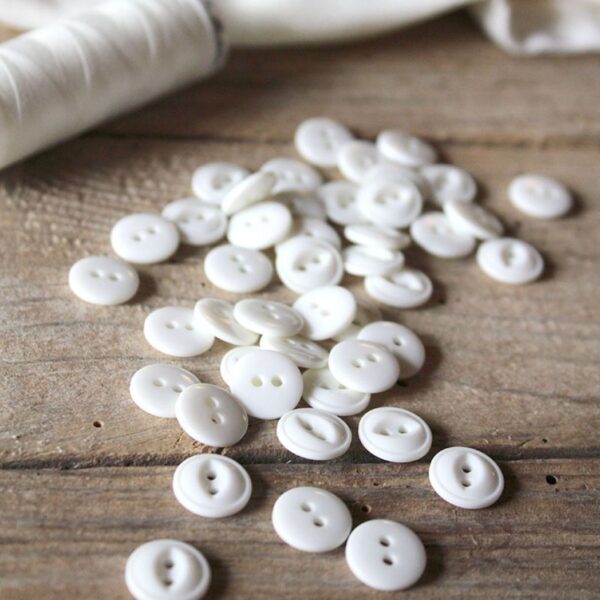 Eglantine et Zoe Ivory 11mm buttons
