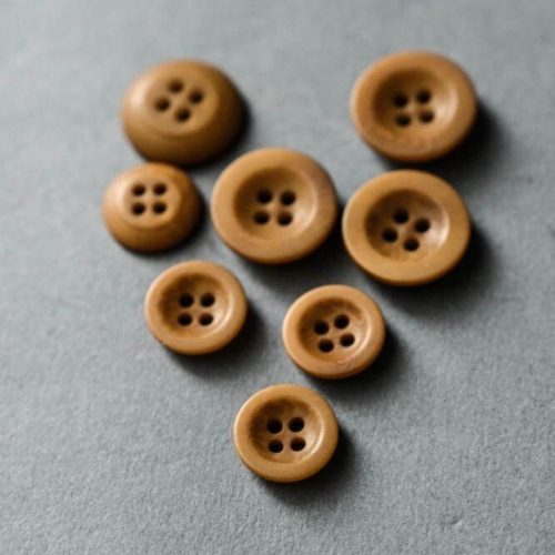 Merchant & Mills Corozo buttons 18mm in Gold
