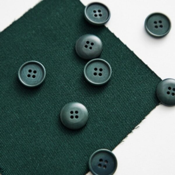 Mind the maker 15mm bottle green corozo buttons