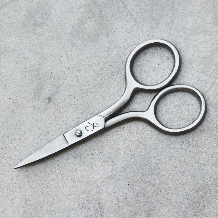 thread scissors in silver