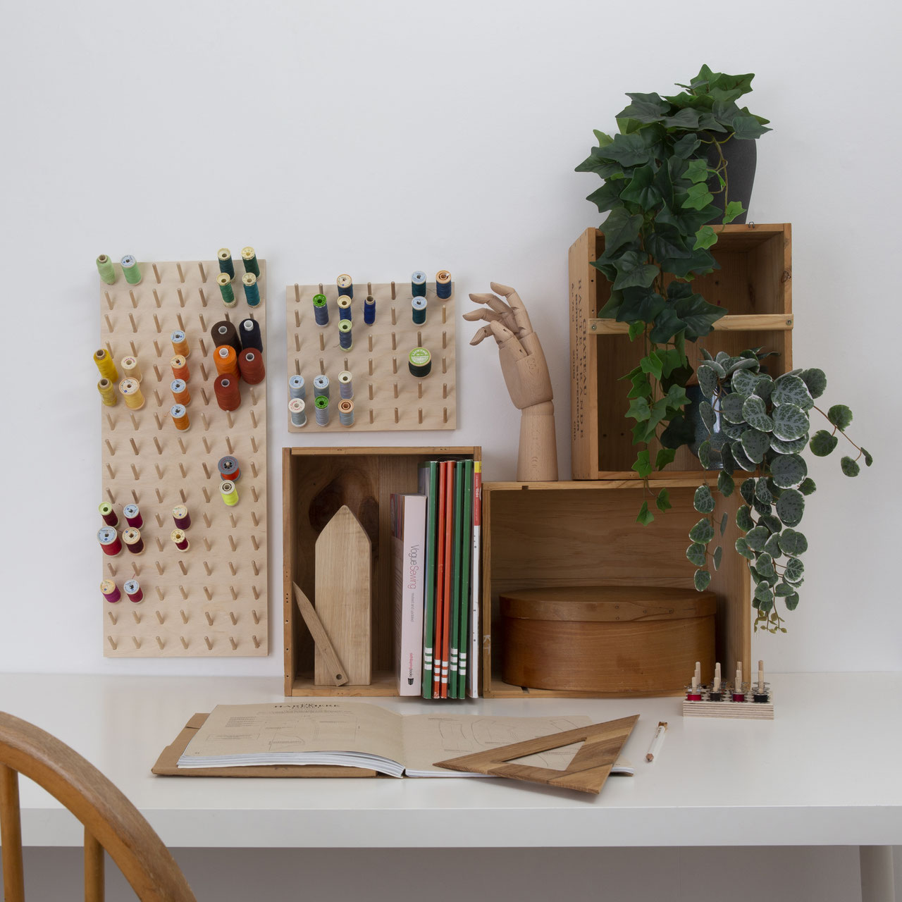 thread storage board