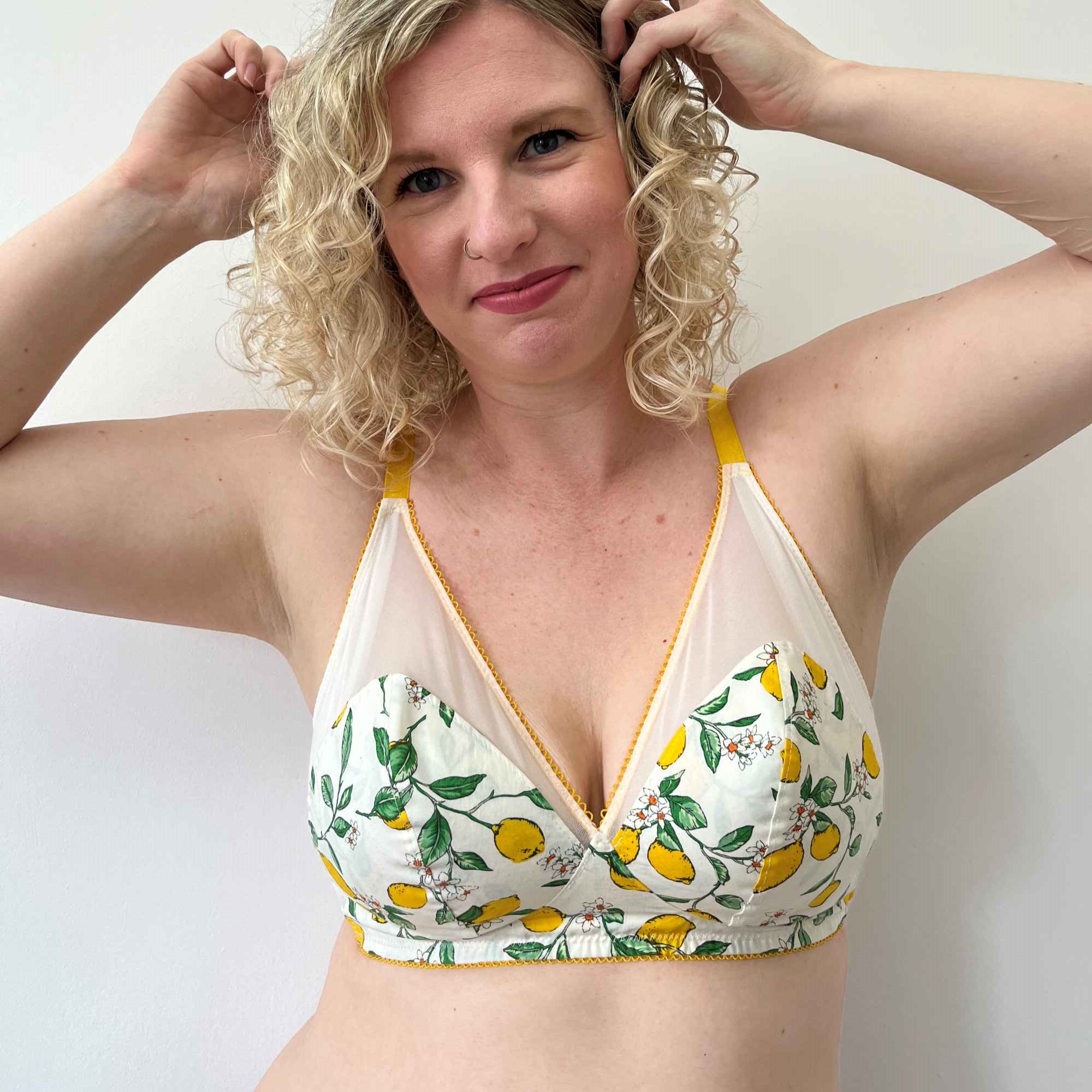 Bra for tiny breasts help : r/BespokeSewingPatterns