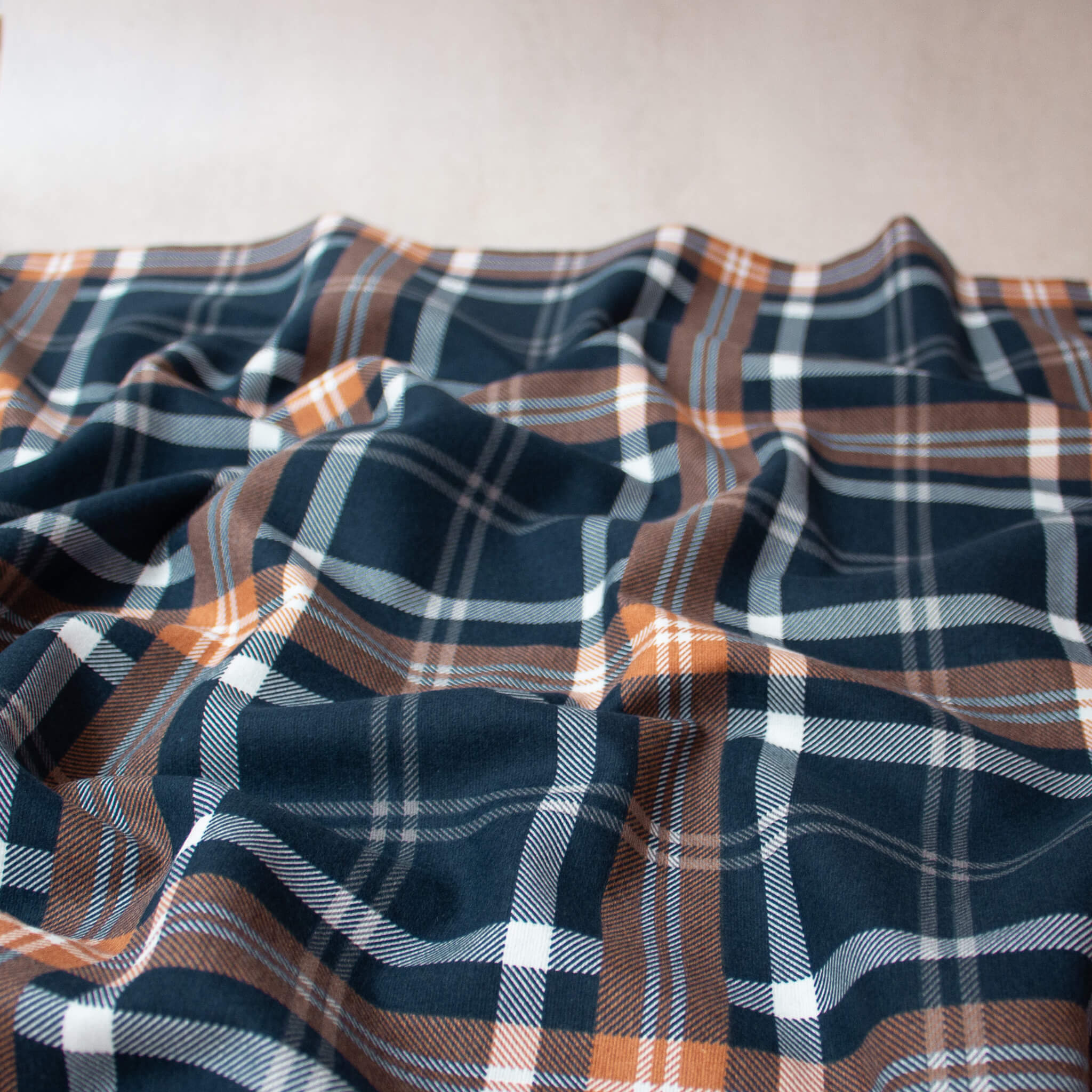 Remnant - Cotton Flannel Plaid Fabric in Navy 2.17m