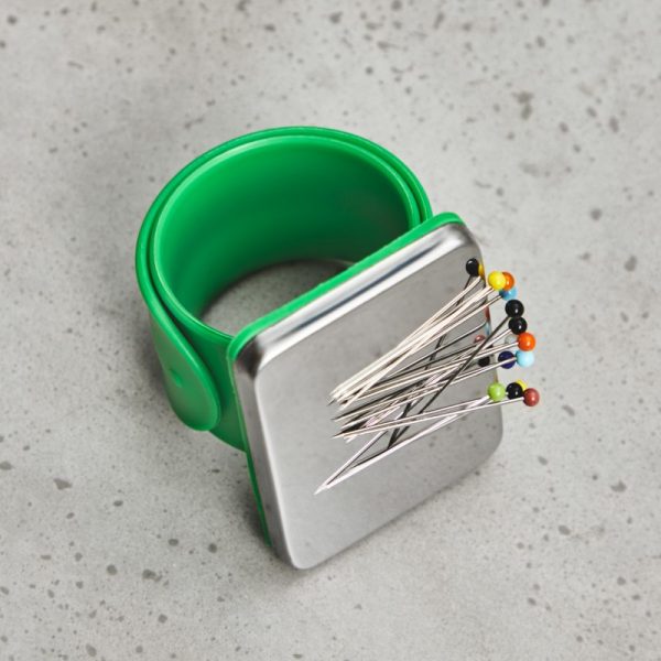 Sewply Magnetic Bracelet Pin Holder in Green