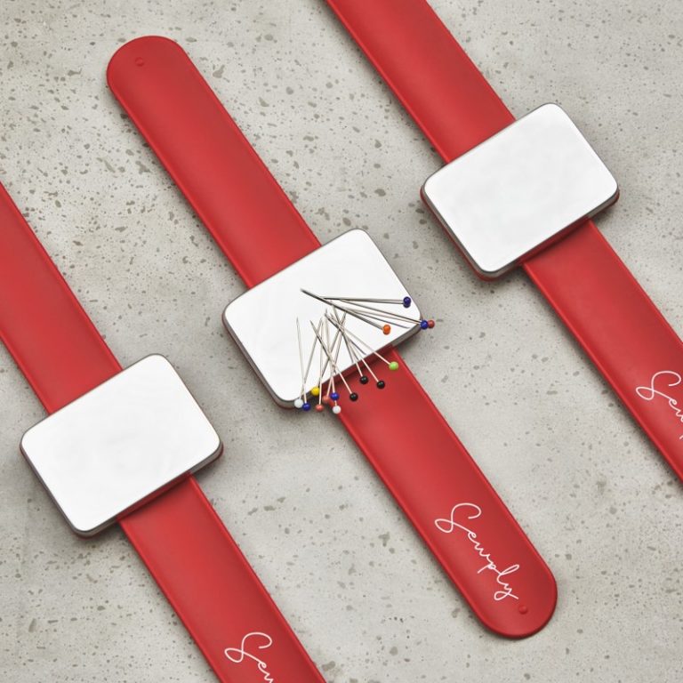 Sewply Magnetic Bracelet Pin Holder in red