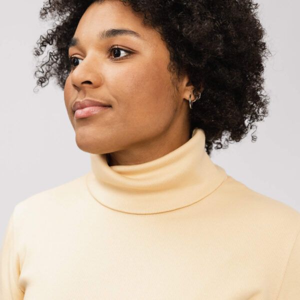 paola turtleneck