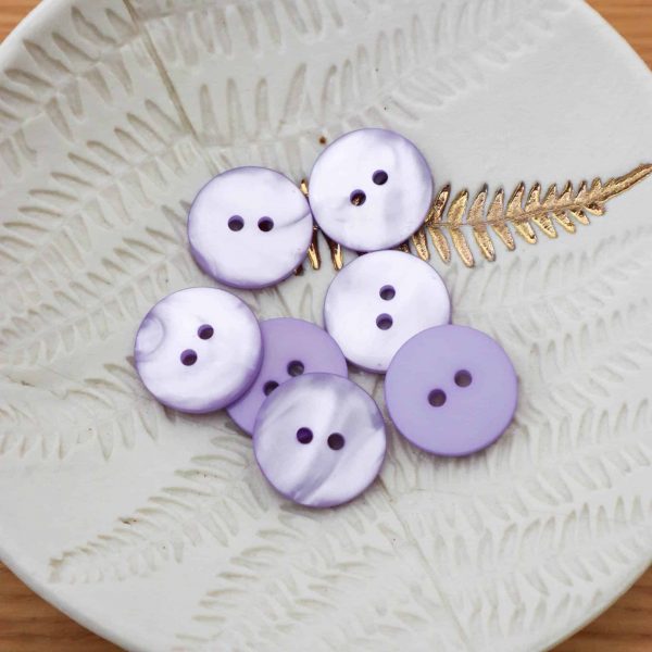 Lise Tailor 18mm Sparkle Button in Lilac