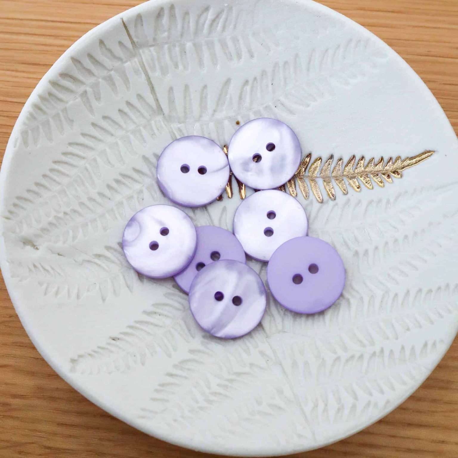 Lise Tailor 18mm Sparkle Button in Lilac