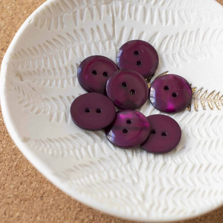 Lise Tailor 18mm Sparkle Button in Violet