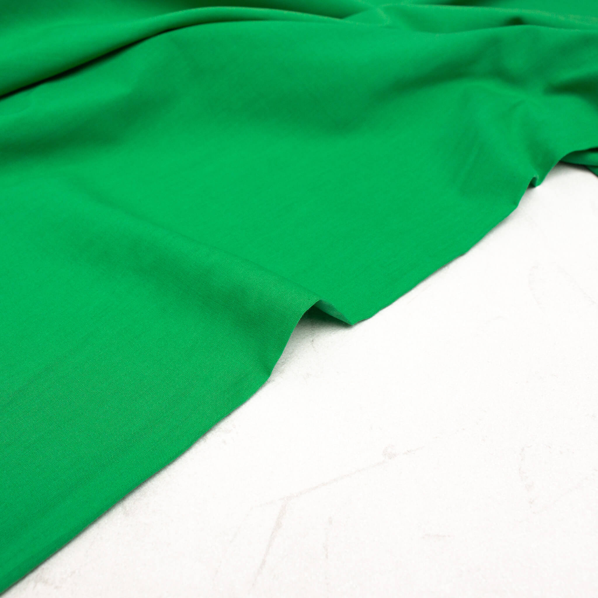 good-fabric-godmother-cotton-lawn-emerald-green-lining