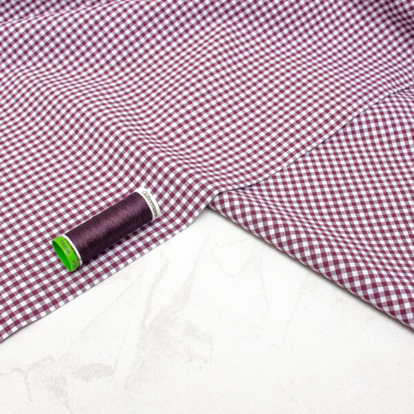 Small Check Gingham Cotton Poplin Fabric in Aubergine